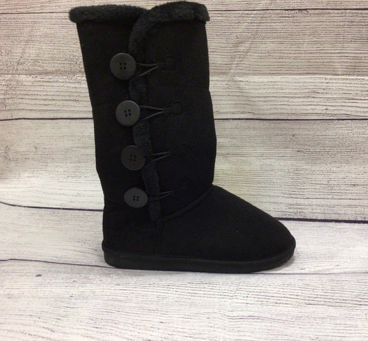 Black button boot